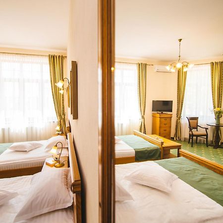 Hotel Karlhof Sebeş Habitación foto