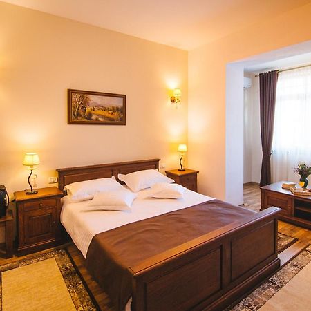 Hotel Karlhof Sebeş Habitación foto