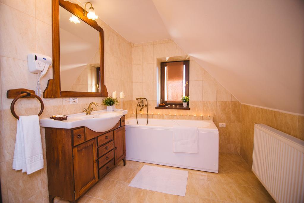 Hotel Karlhof Sebeş Habitación foto