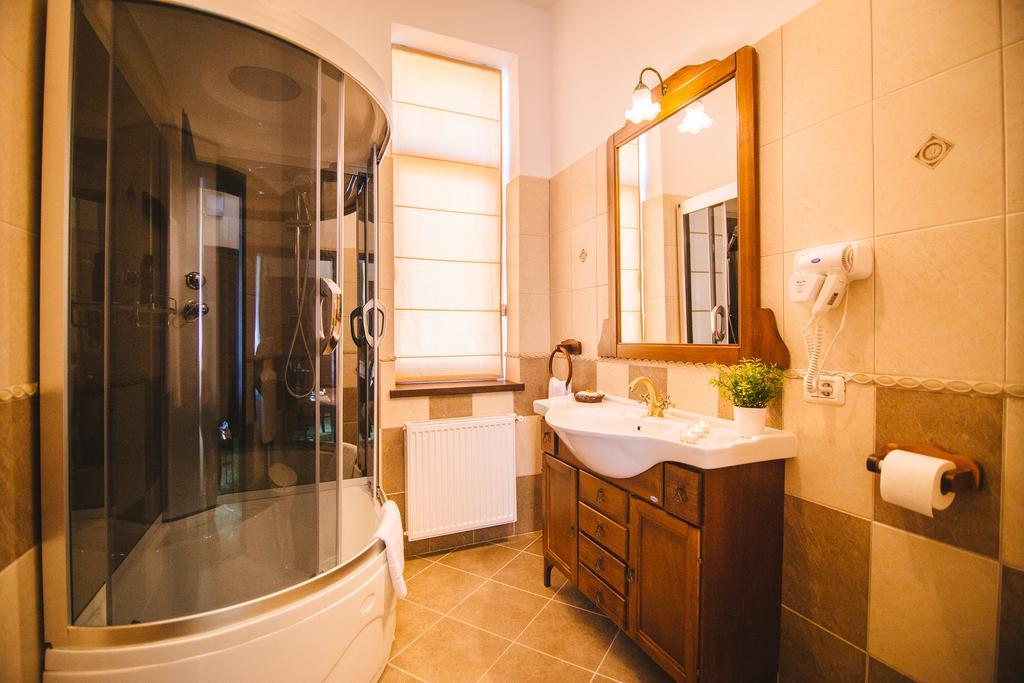 Hotel Karlhof Sebeş Habitación foto