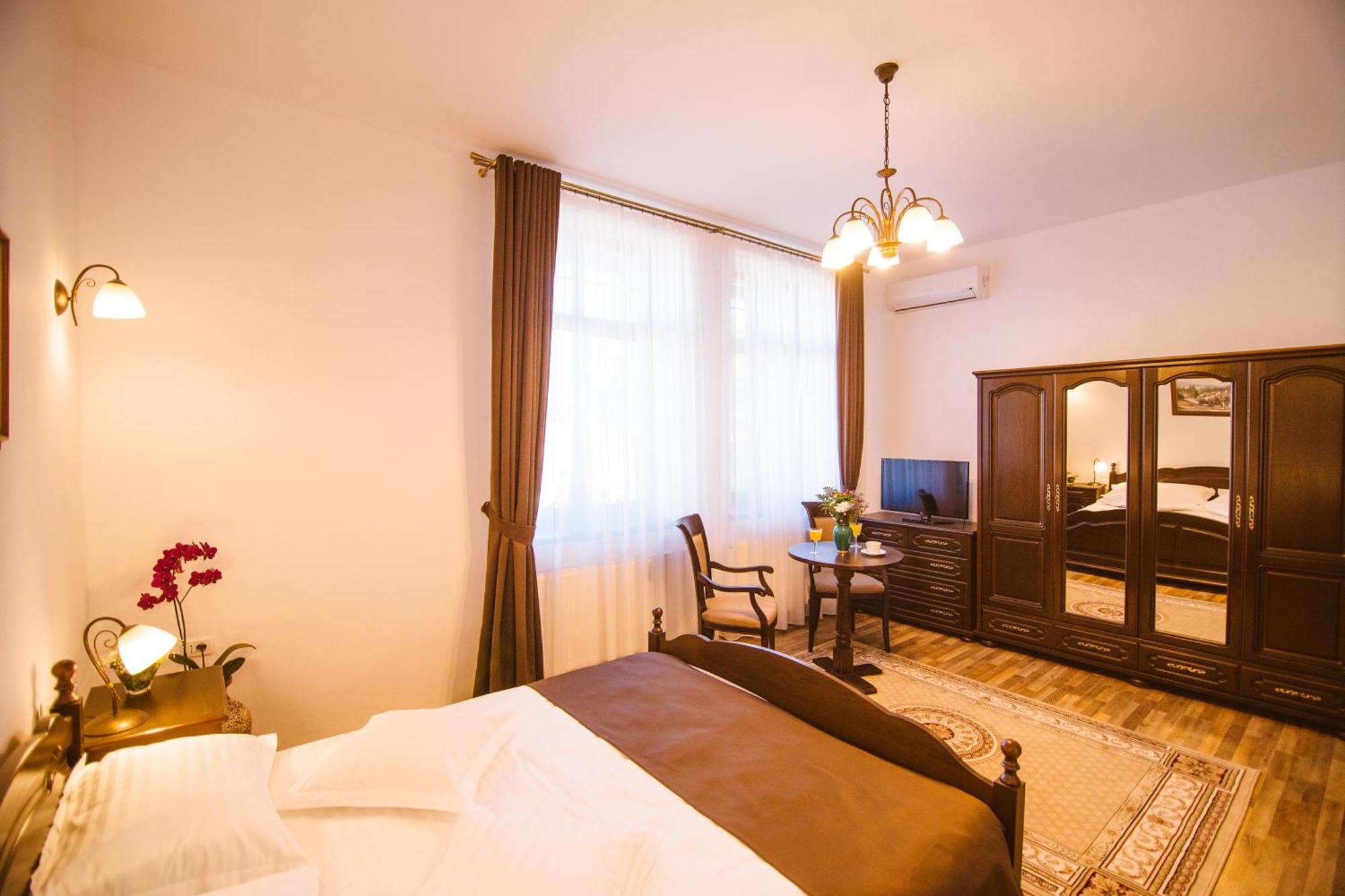 Hotel Karlhof Sebeş Habitación foto