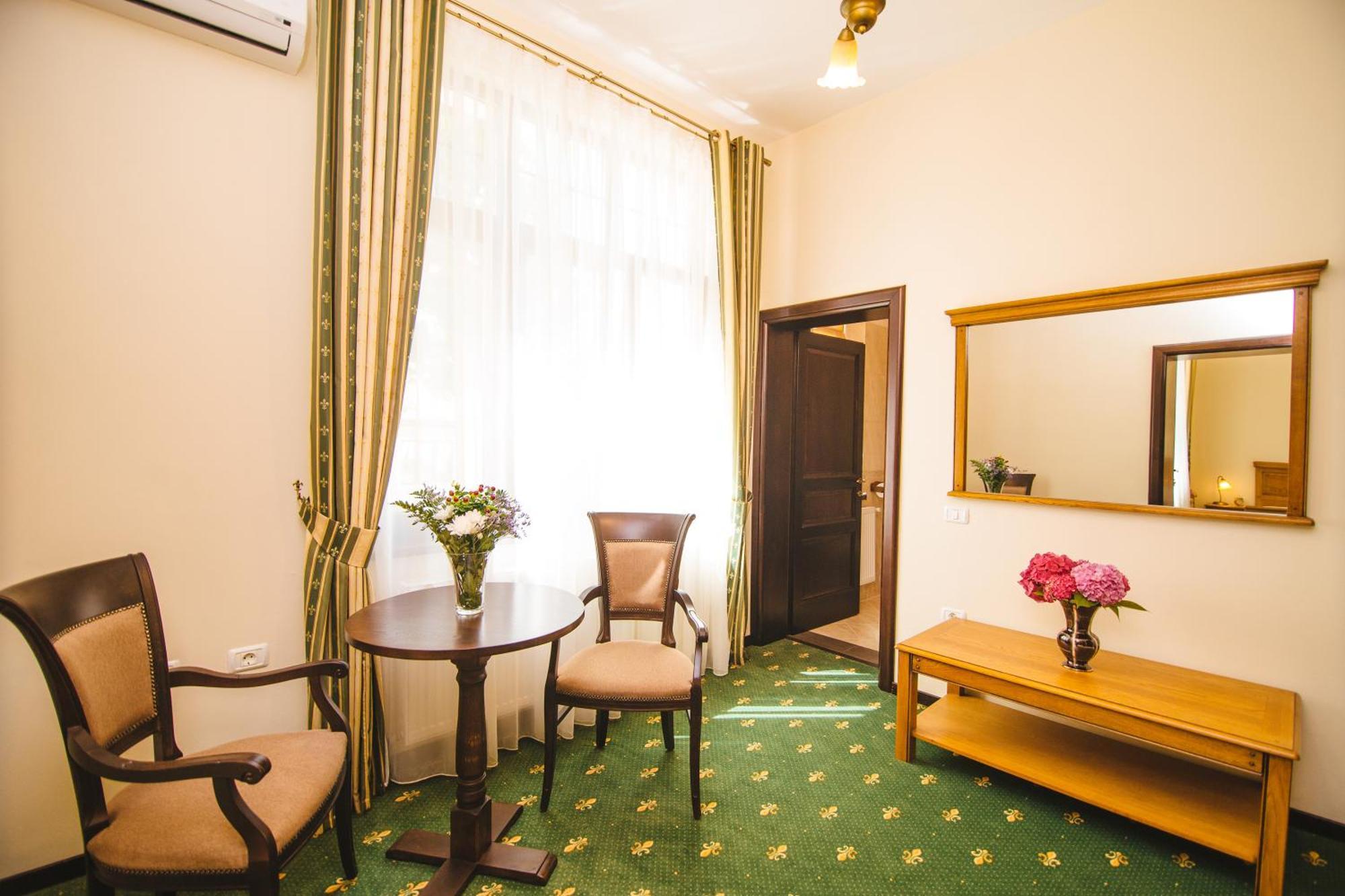 Hotel Karlhof Sebeş Habitación foto