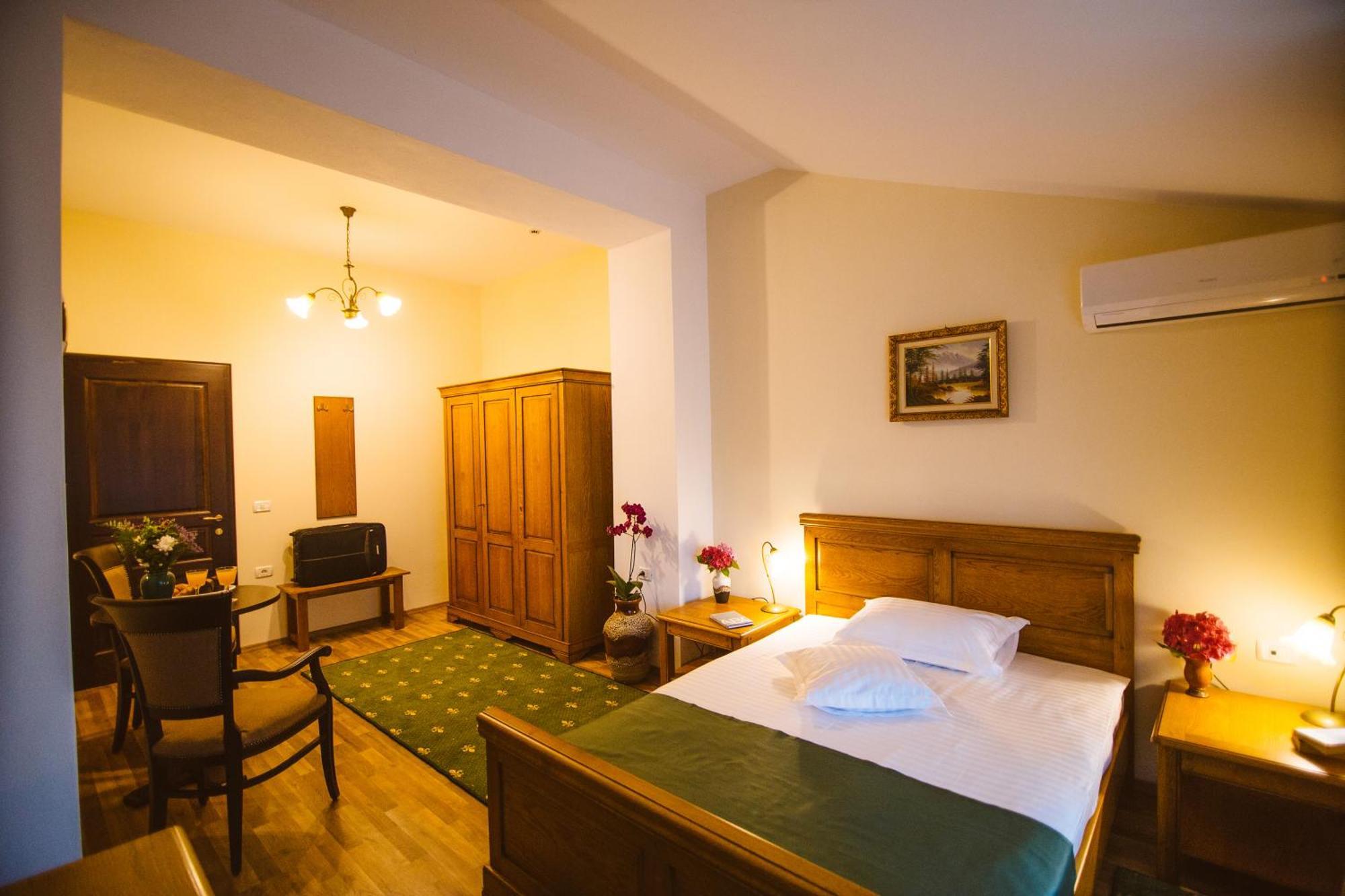 Hotel Karlhof Sebeş Habitación foto