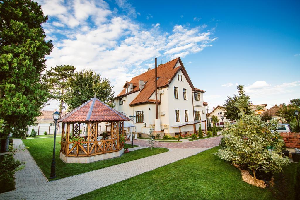 Hotel Karlhof Sebeş Exterior foto